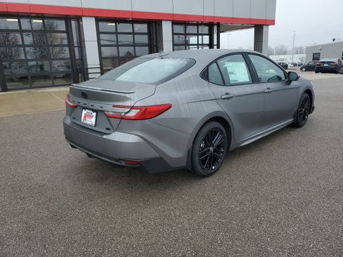 New 2026 Toyota Camry SE image 4