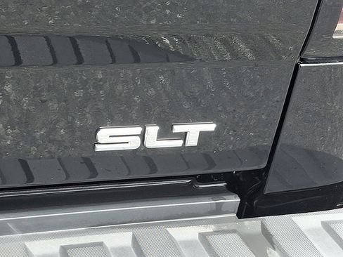 Used 2018 GMC Sierra 1500 SLT AWD/4WD image 38