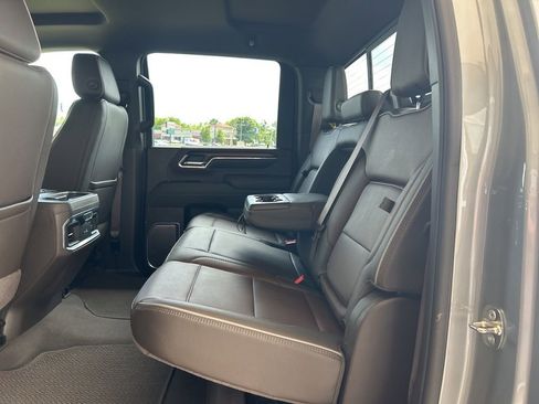 Used 2024 GMC Sierra 2500 Denali AWD/4WD image 9