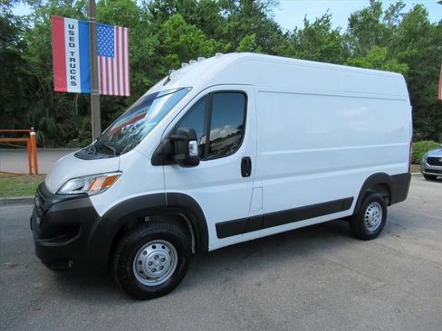 Used 2025 RAM ProMaster 2500 w/ Convenience Group FWD image 4