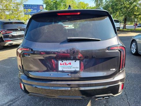 Used 2025 Kia Telluride AWD image 9