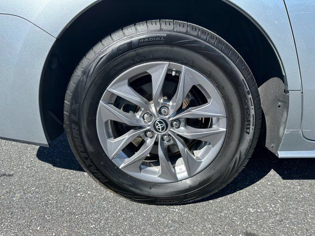 Used 2022 Toyota Sienna XLE AWD/4WD image 34