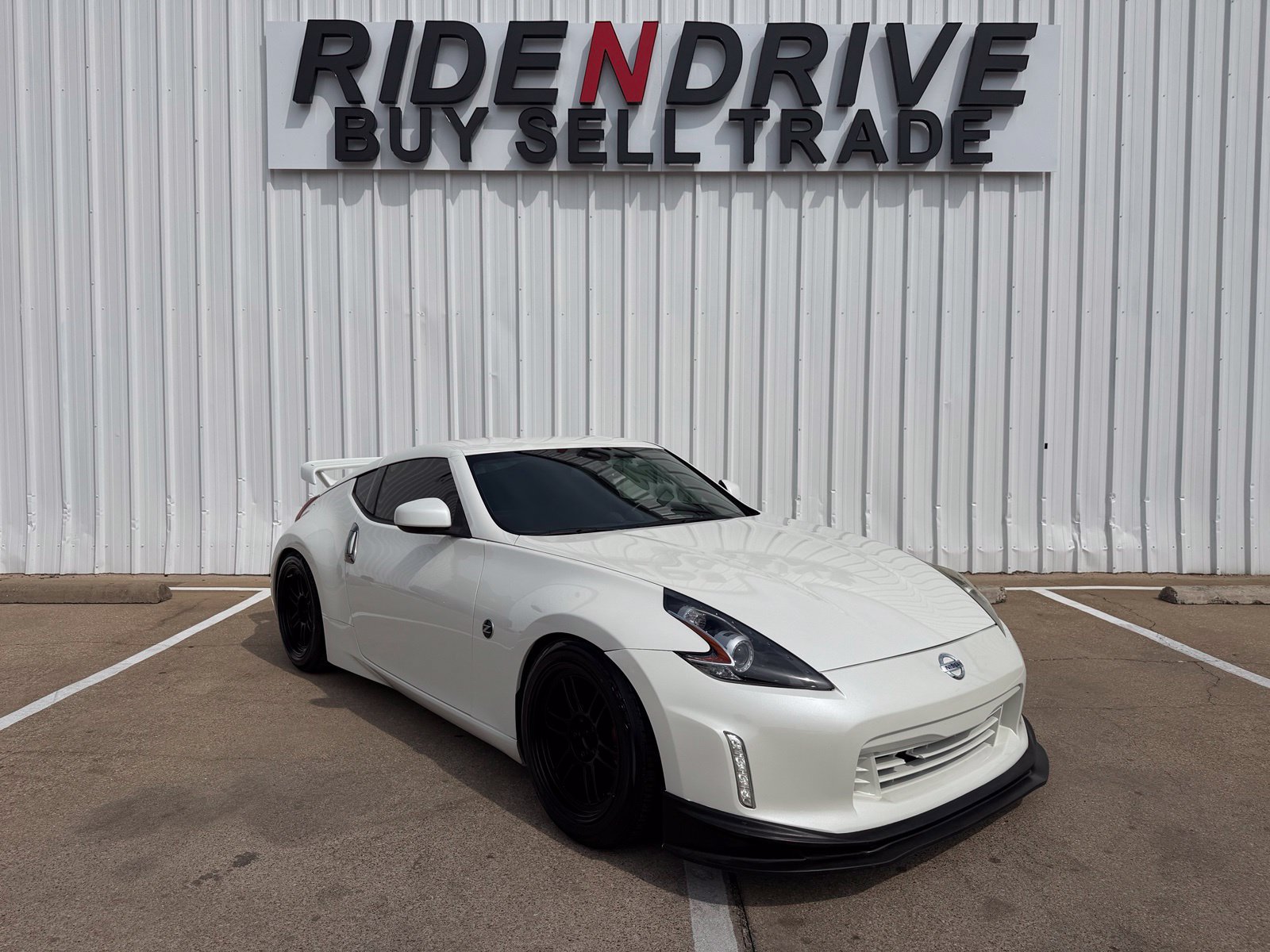 Used 2019 Nissan 370Z Coupe RWD image 10