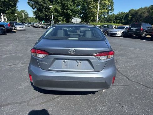 Used 2024 Toyota Corolla LE FWD image 5
