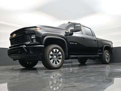 Used 2025 Chevrolet Silverado 2500 Custom w/ Custom Value Package AWD/4WD image 19