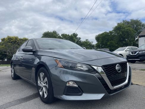 Used 2022 Nissan Altima 2.5 S FWD image 3