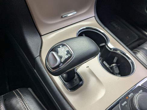 Used 2015 Jeep Grand Cherokee Limited w/ Luxury Group II AWD/4WD image 25