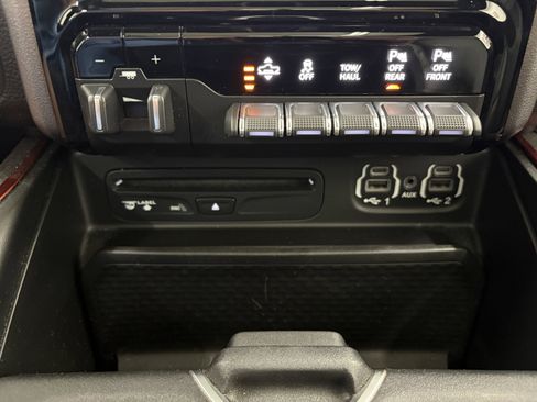 Used 2019 RAM 1500 Rebel w/ Rebel Level 2 Equipment Group AWD/4WD image 18