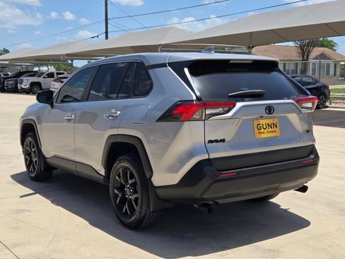 Used 2024 Toyota RAV4 LE FWD image 5