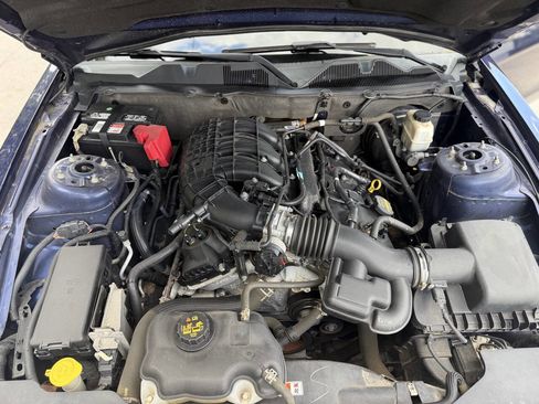 Used 2011 Ford Mustang Coupe w/ 101A Rapid Spec Order Code RWD image 19