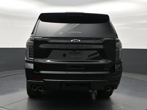 Used 2025 Chevrolet Suburban Z71 w/ Comfort Package AWD/4WD image 4