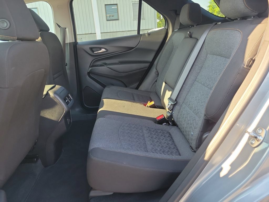 Used 2024 Chevrolet Equinox LT FWD image 16