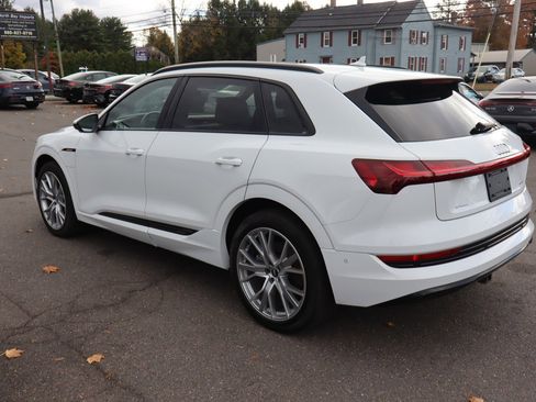 Used 2021 Audi e-tron Prestige w/ Prestige Package image 7