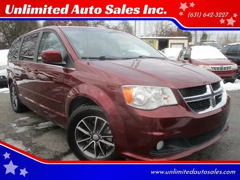 Used 2017 Dodge Grand Caravan SXT image 1