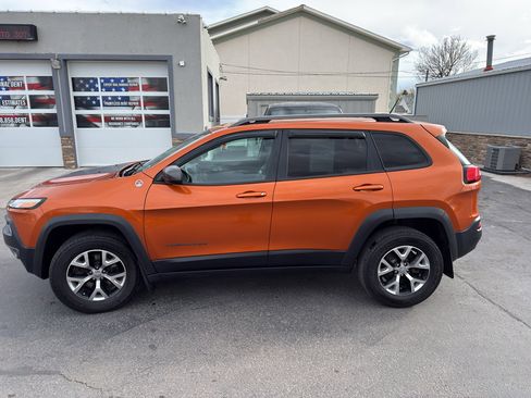 Used 2015 Jeep Cherokee Trailhawk w/ Cold Weather Group image 1