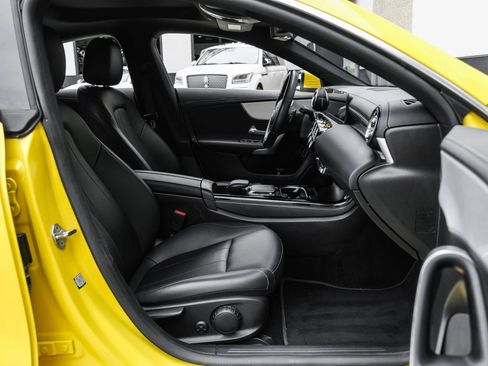 Used 2022 Mercedes-Benz CLA 250 image 34