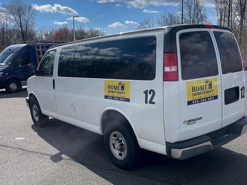 Used 2018 Chevrolet Express 3500 LT w/ LT Preferred Equipment Group RWD image 6