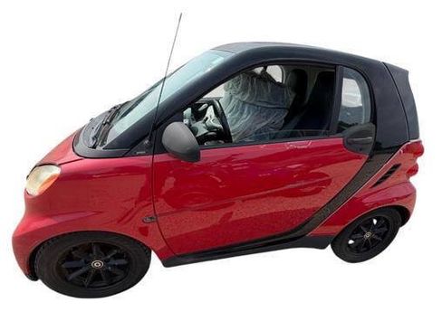 Used 2009 smart fortwo pure RWD image 2
