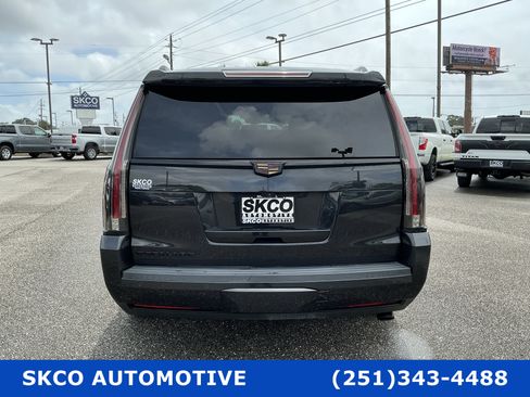 Used 2019 Cadillac Escalade Premium Luxury RWD image 4