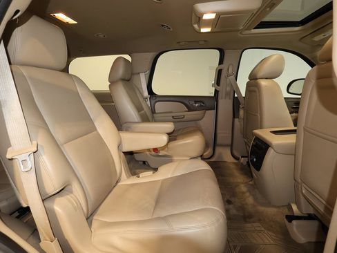 Used 2013 Chevrolet Tahoe LTZ AWD/4WD image 18