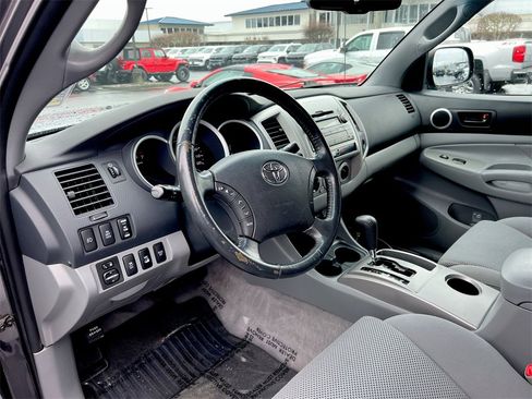 Used 2011 Toyota Tacoma 4x4 Access Cab V6 image 10