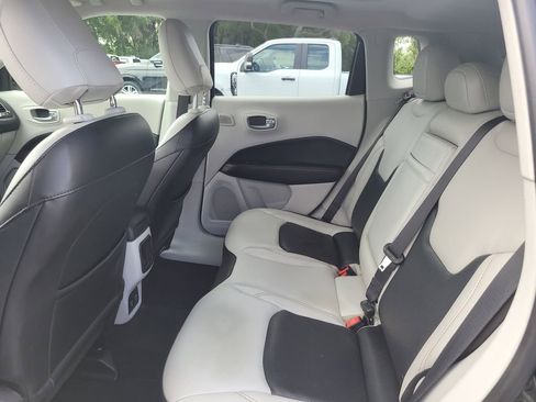 Used 2018 Jeep Compass Limited w/ Navigation Group FWD image 11