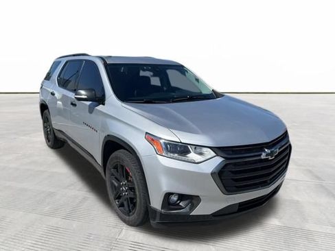 Used 2020 Chevrolet Traverse Premier w/ Redline Edition AWD/4WD image 2