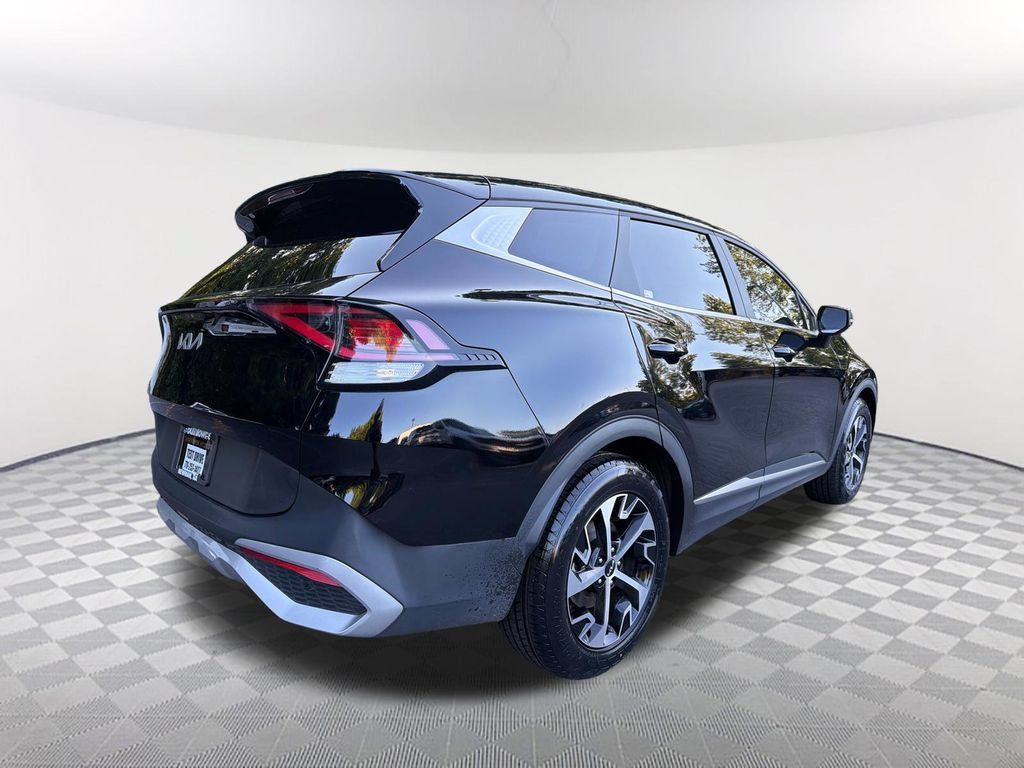 Used 2025 Kia Sportage EX FWD image 5