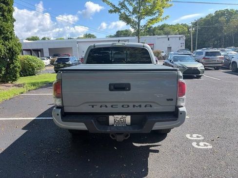 Used 2020 Toyota Tacoma TRD Sport w/ TRD Premium Sport Package AWD/4WD image 4