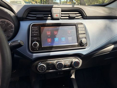 Used 2025 Nissan Versa SV FWD image 21