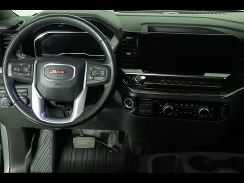 Used 2023 GMC Sierra 1500 SLE image 9