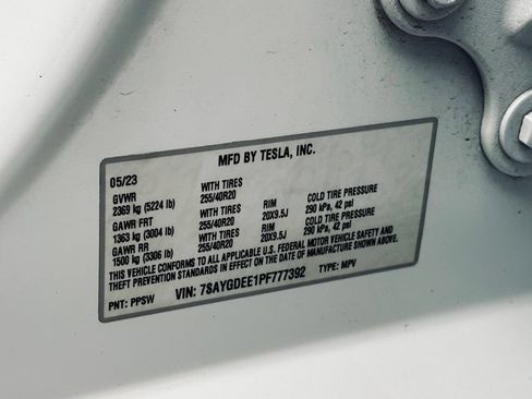 Used 2023 Tesla Model Y Long Range AWD/4WD image 43