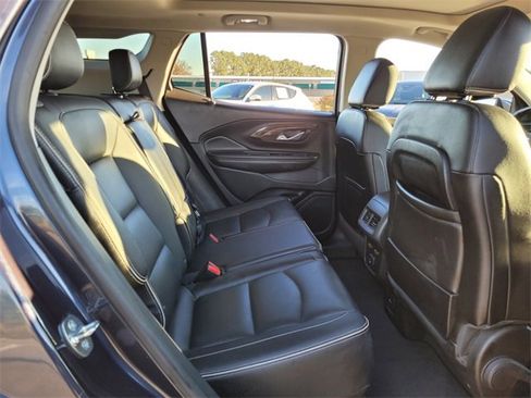 Used 2019 GMC Terrain Denali w/ Advanced Safety Package image 17
