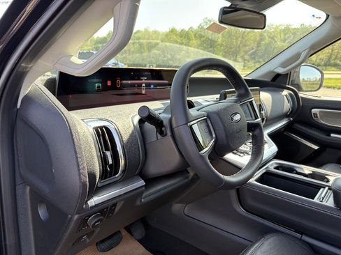 New 2026 Ford Expedition Platinum image 31