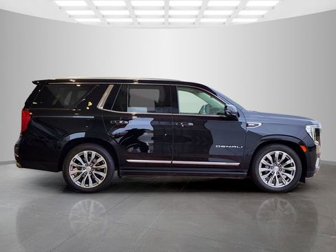 Used 2024 GMC Yukon Denali w/ Denali Reserve Package AWD/4WD image 3