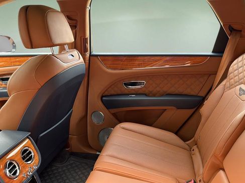 Certified 2022 Bentley Bentayga image 27