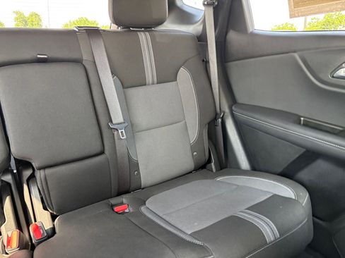 Used 2025 Chevrolet Blazer LT FWD image 38