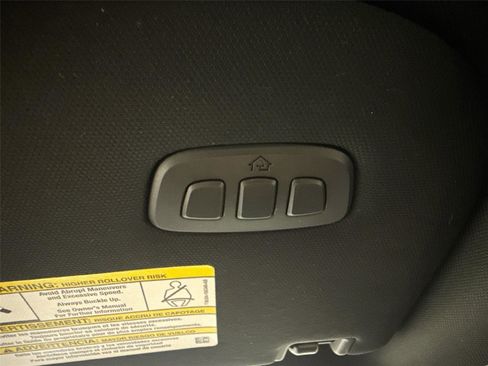 Used 2022 Ford F150 Lightning Lariat image 21