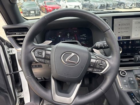 Used 2024 Lexus GX 550 w/ Accessory Package (Z1) AWD/4WD image 12