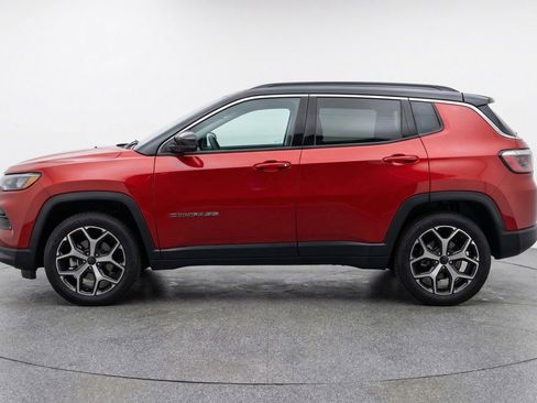 Used 2025 Jeep Compass Limited image 5