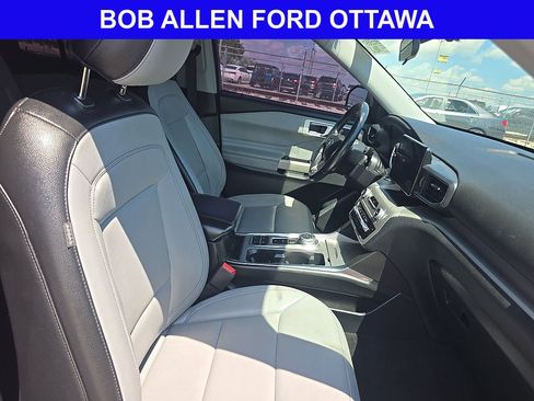 Used 2021 Ford Explorer XLT w/ Equipment Group 202A RWD image 8