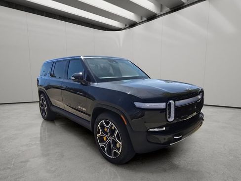 Used 2024 Rivian R1S Adventure AWD/4WD image 14