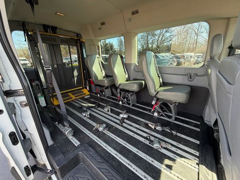 Used 2018 Ford Transit 150 XL image 30