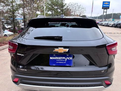 Used 2026 Chevrolet Trax LT w/ Driver Confidence Package image 5