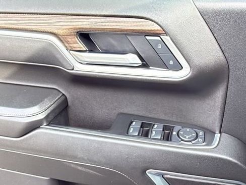 Used 2025 Chevrolet Silverado 1500 LT image 22