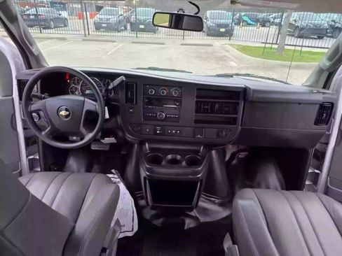Used 2019 Chevrolet Express 2500 Extended w/ Driver Convenience Package RWD image 20