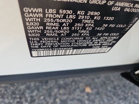 Used 2025 Volkswagen Atlas SEL AWD/4WD image 14