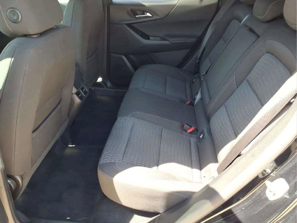 Used 2026 Chevrolet Equinox LT FWD image 12