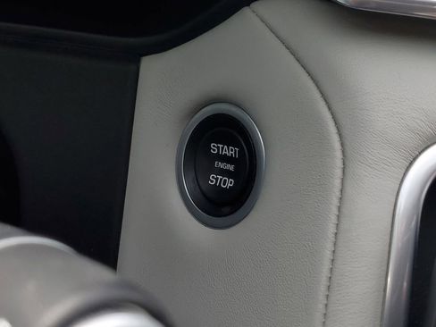 Used 2020 Land Rover Range Rover Velar SV Autobiography Dynamic image 22