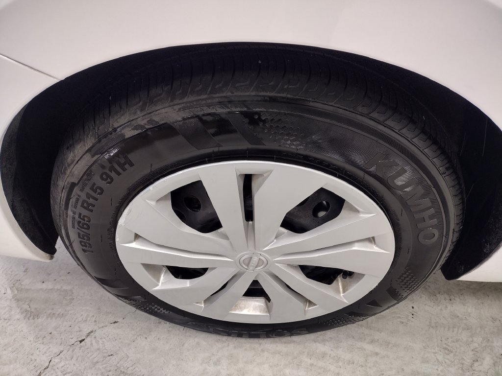 Used 2025 Nissan Versa S FWD image 5